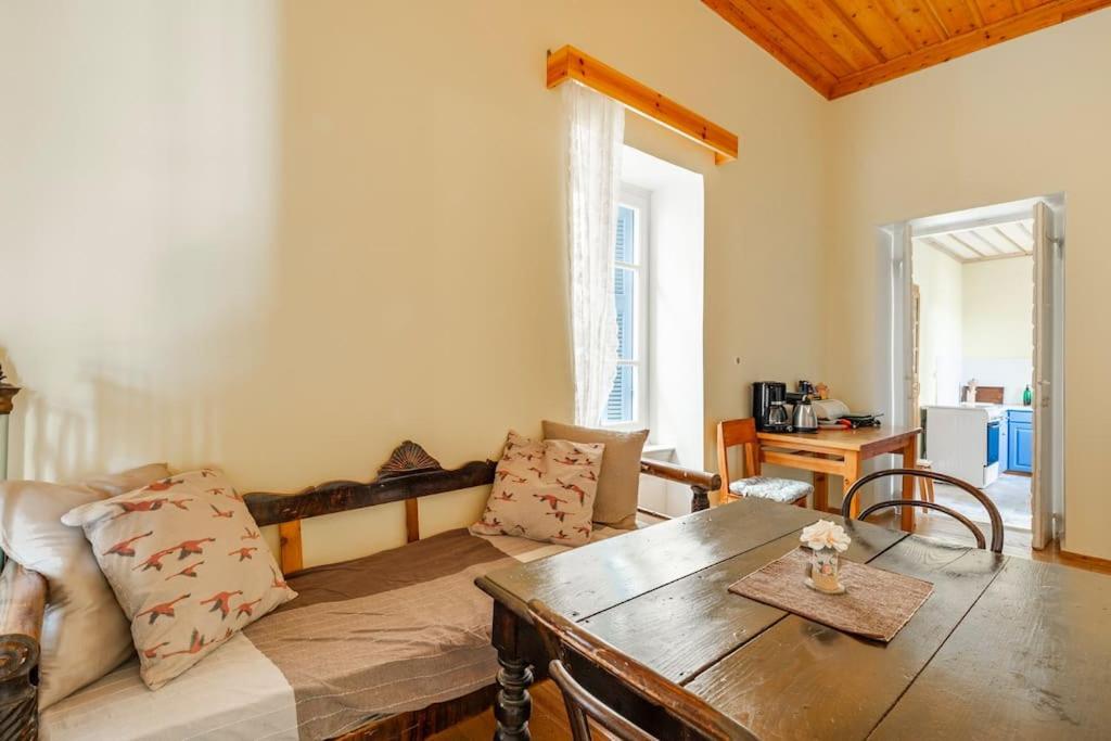 Traditional House At Koroni Near Beach ภายนอก รูปภาพ