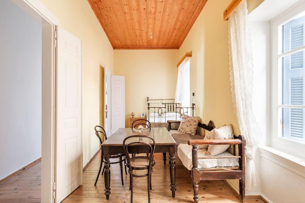 Traditional House At Koroni Near Beach ภายนอก รูปภาพ