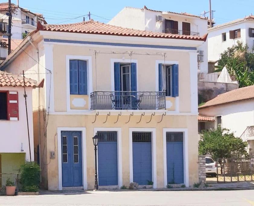 Traditional House At Koroni Near Beach ภายนอก รูปภาพ